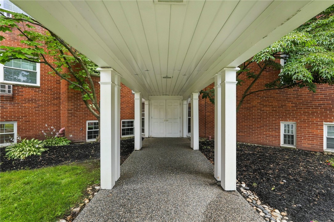 5900 Babcock Boulevard 42