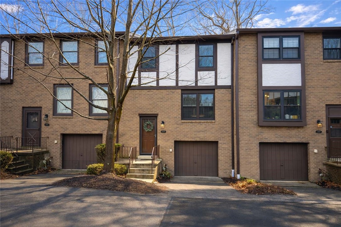 2105 Saint James Place