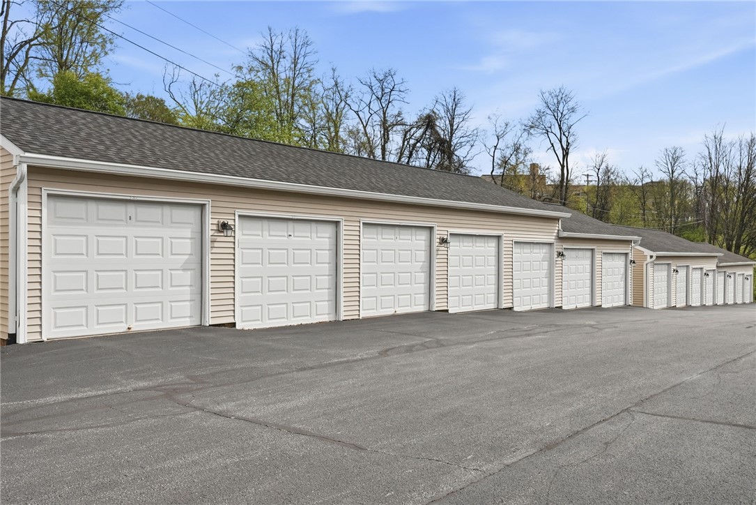 1006 Lenox Oval