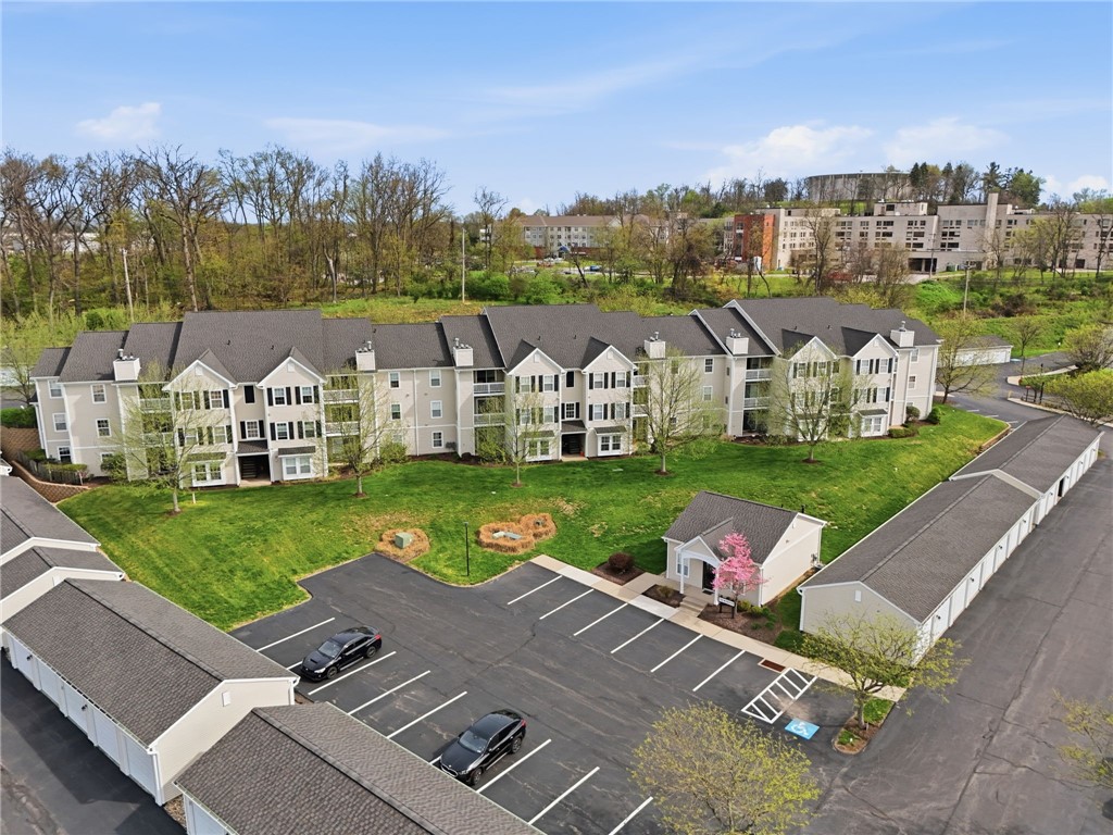 1006 Lenox Oval