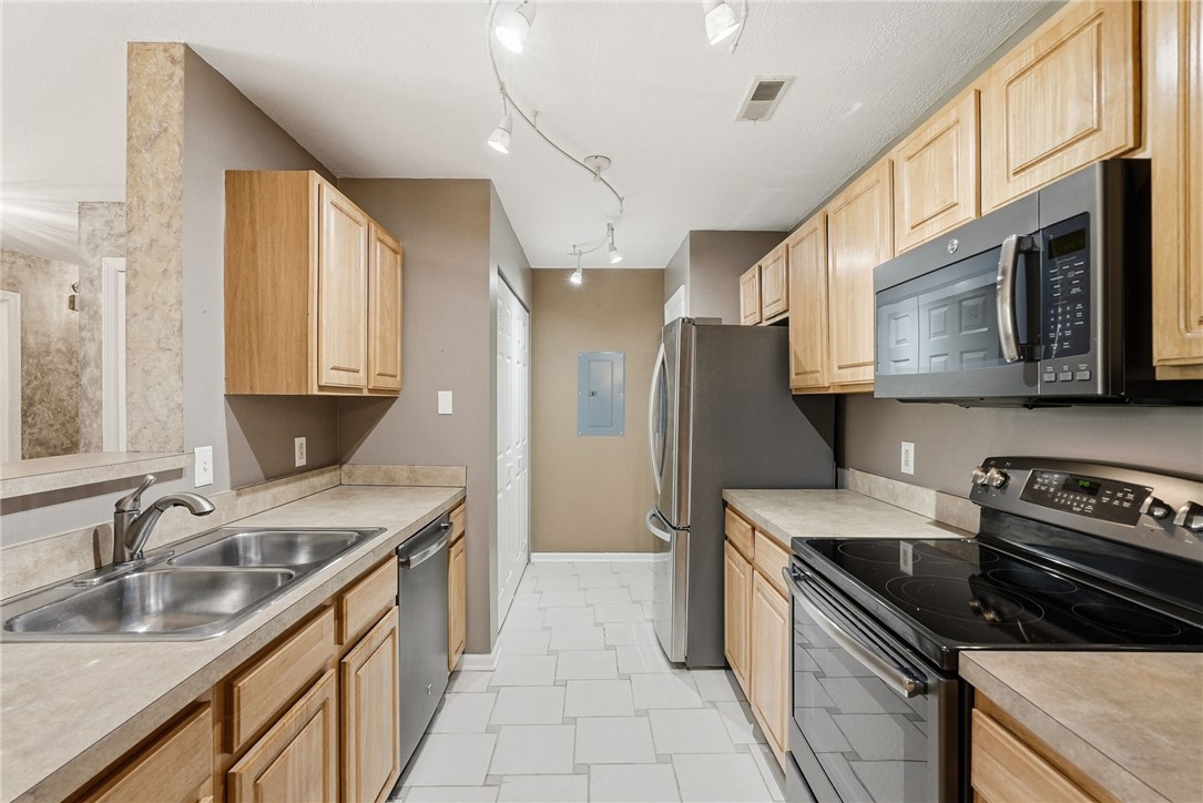 1006 Lenox Oval