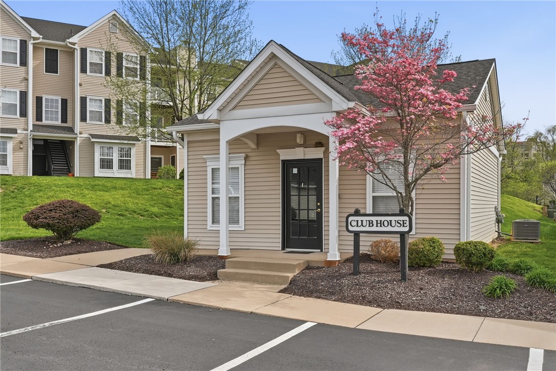 1006 Lenox Oval