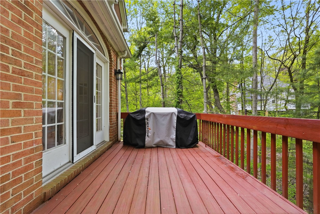 821 Arbordale Lane