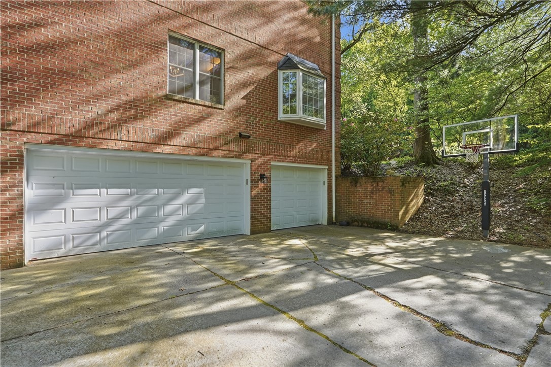 821 Arbordale Lane