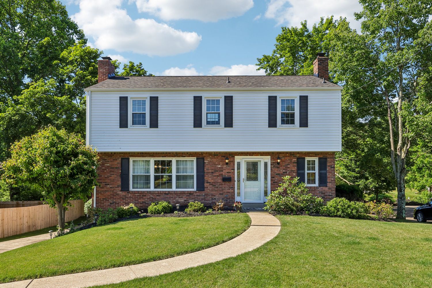1021 Balmoral DRIVE