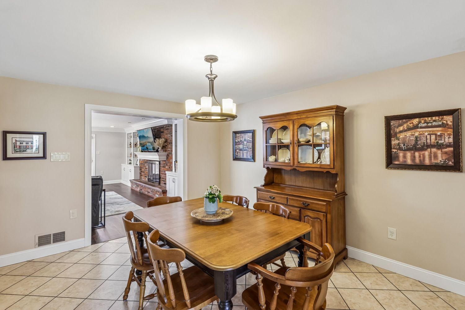 1021 Balmoral DRIVE