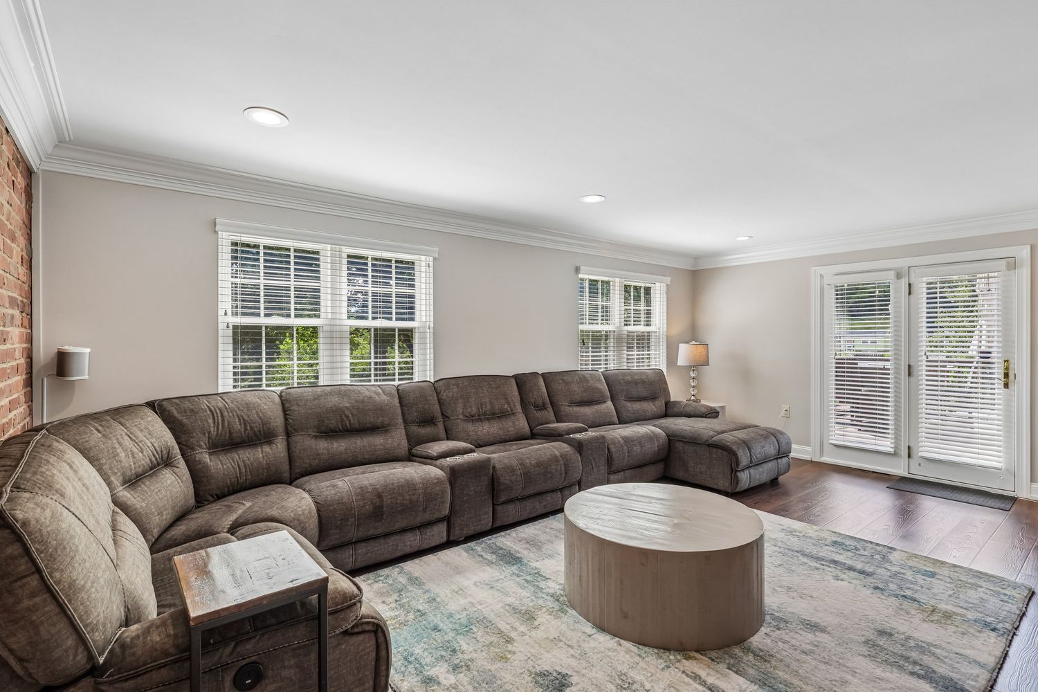 1021 Balmoral DRIVE