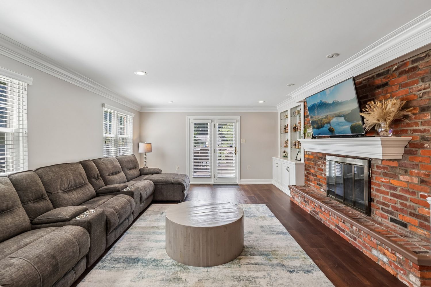 1021 Balmoral DRIVE