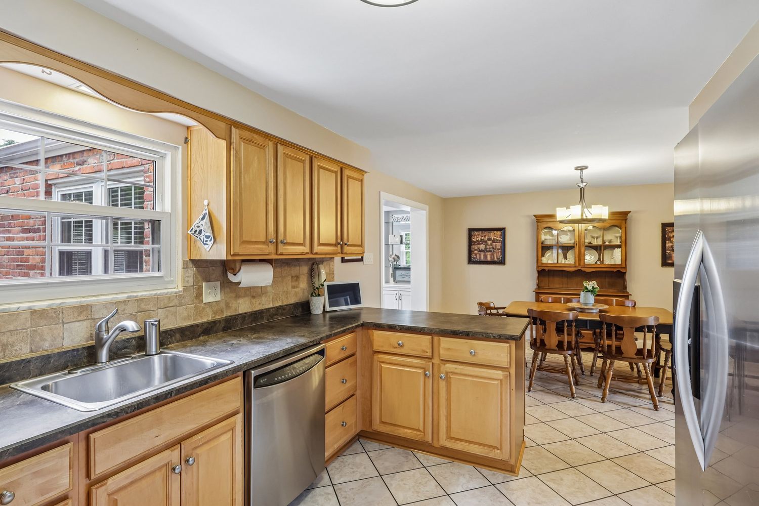 1021 Balmoral DRIVE