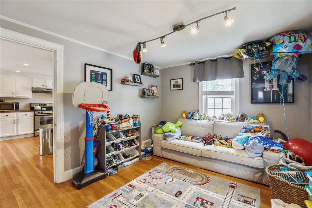 59 Elmer Rd