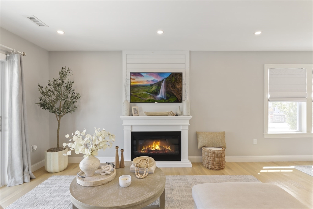 103 Bay View Ave # 103
