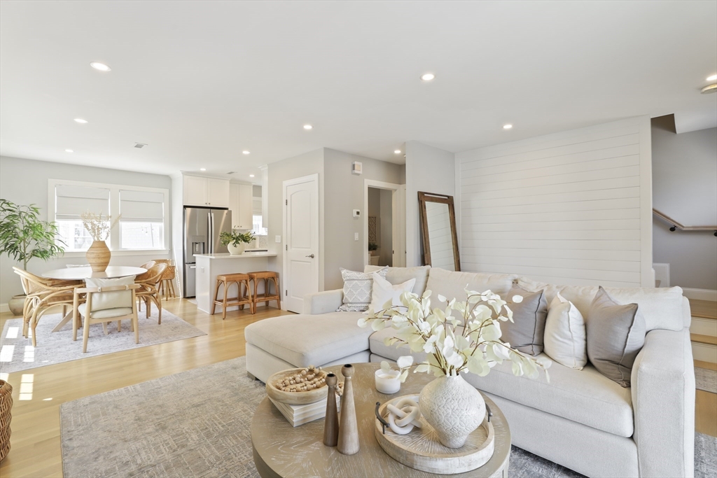 103 Bay View Ave # 103