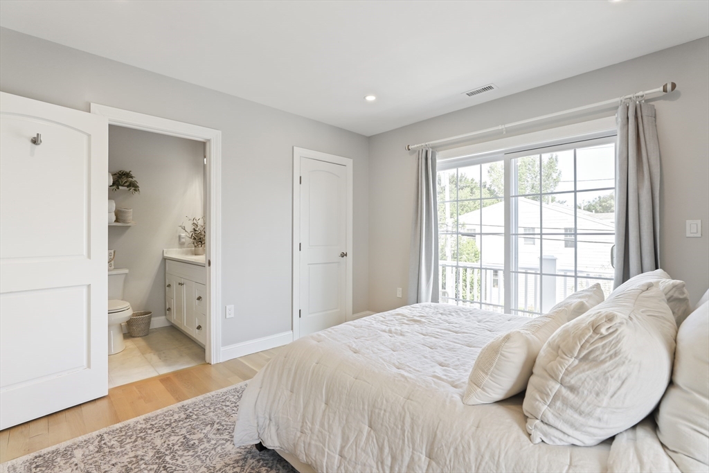 103 Bay View Ave # 103