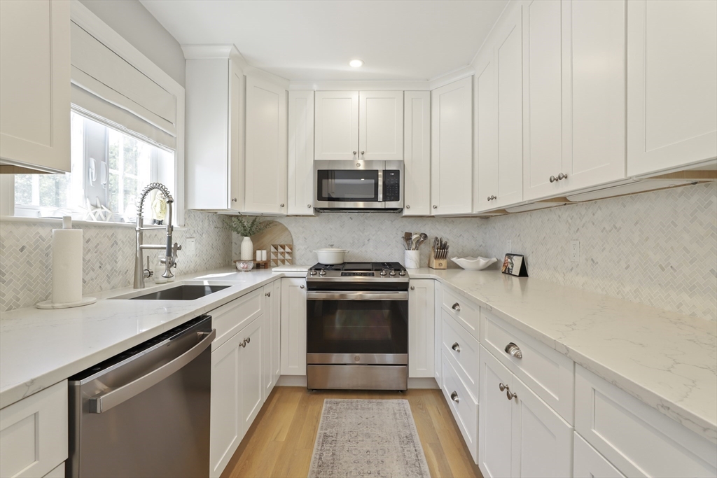 103 Bay View Ave # 103