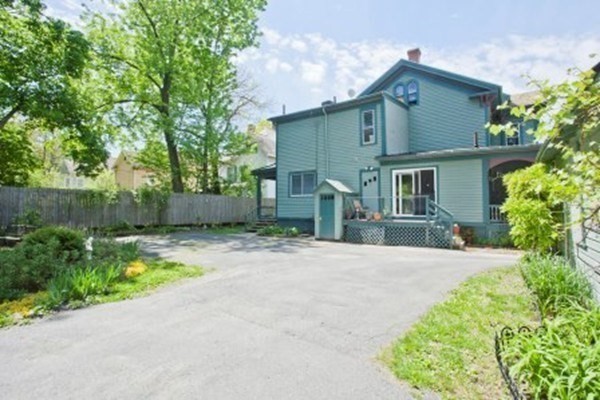 127-129 Thompson St.