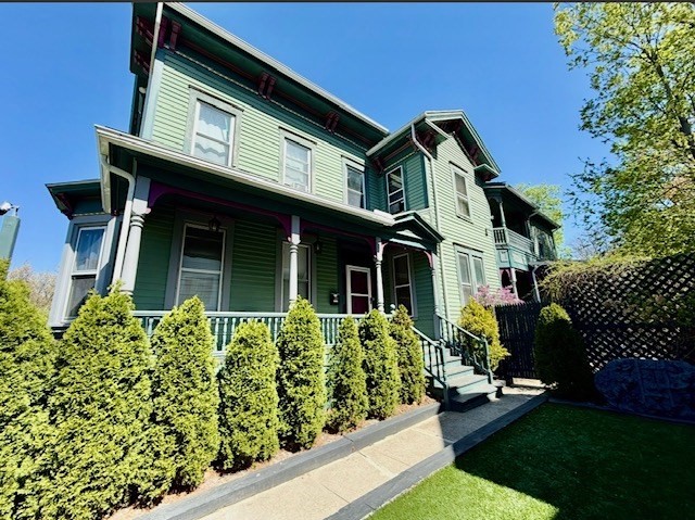 127-129 Thompson St.