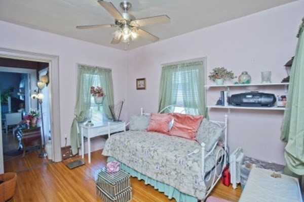 127-129 Thompson St.
