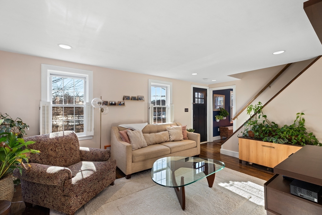 27 Broad Cove Rd