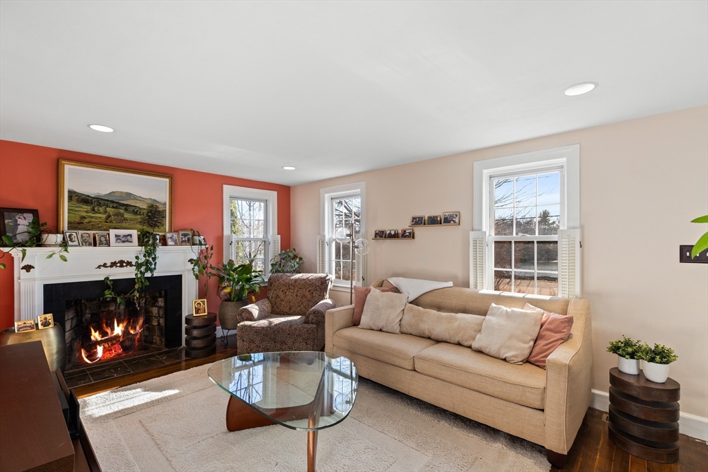 27 Broad Cove Rd