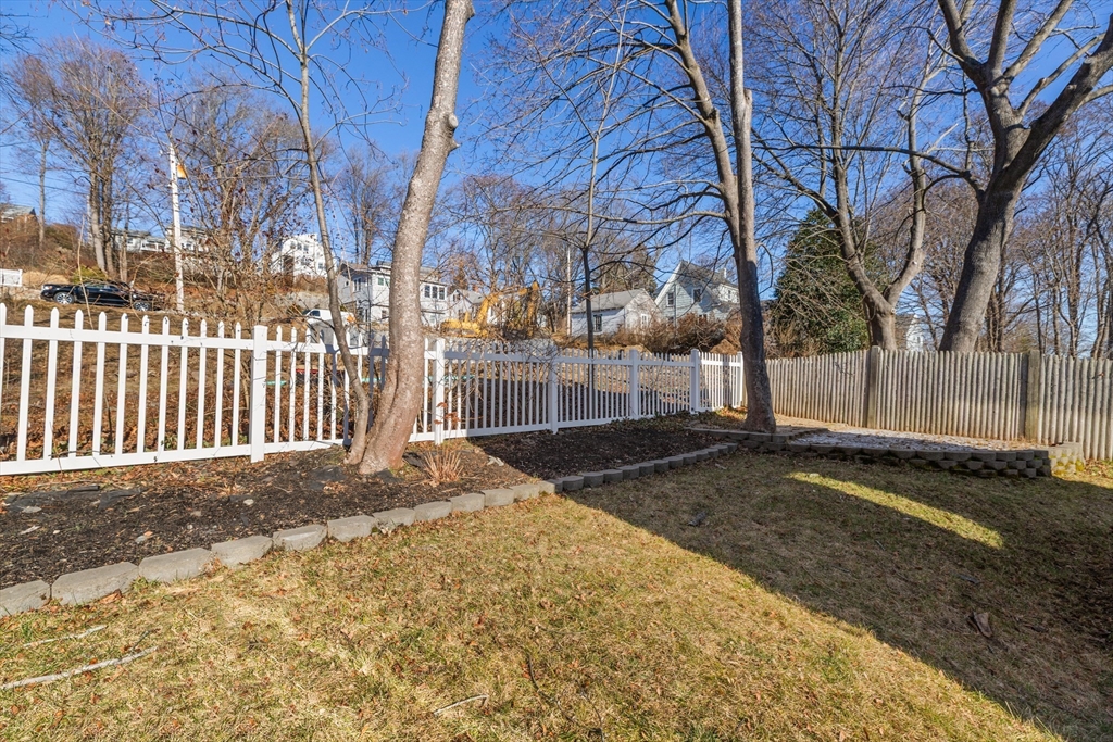 27 Broad Cove Rd