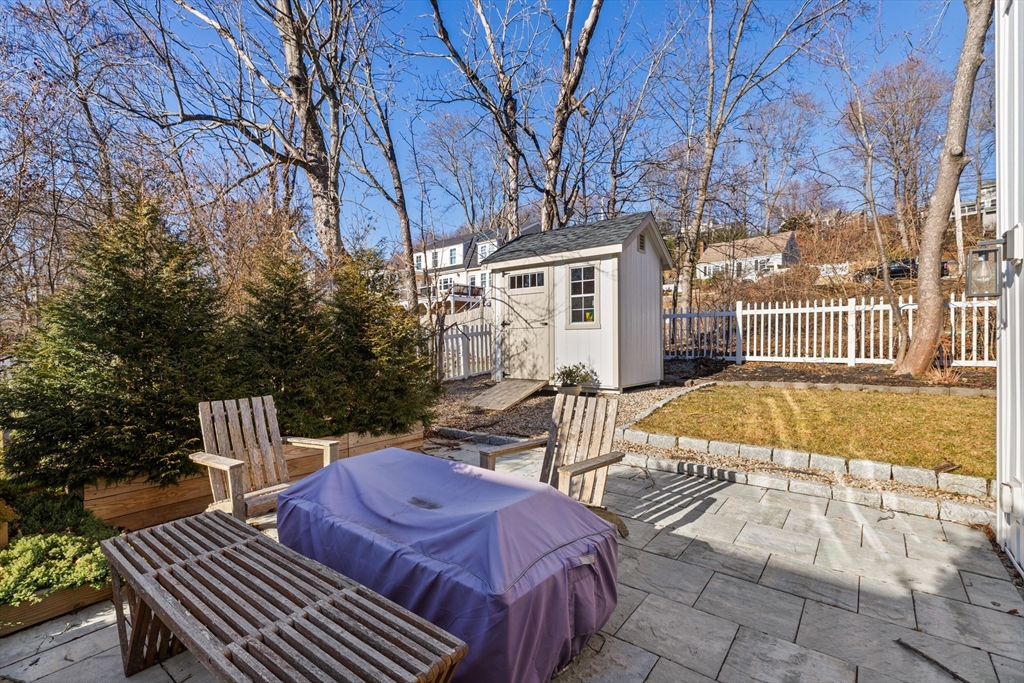 27 Broad Cove Rd