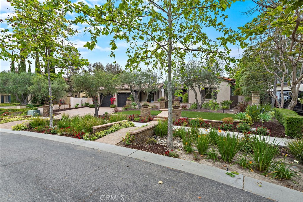 16 Mission Ridge Road