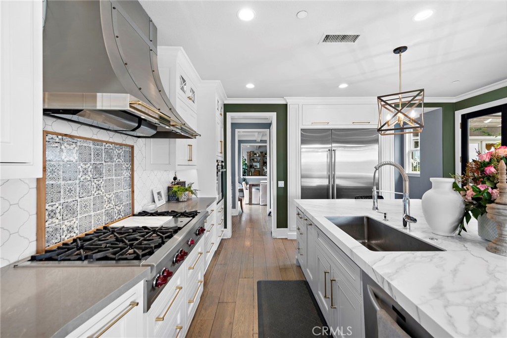 17 Christopher Street