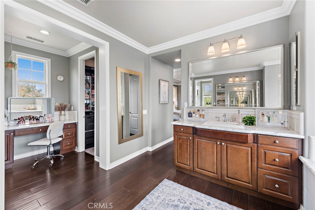 17 Christopher Street