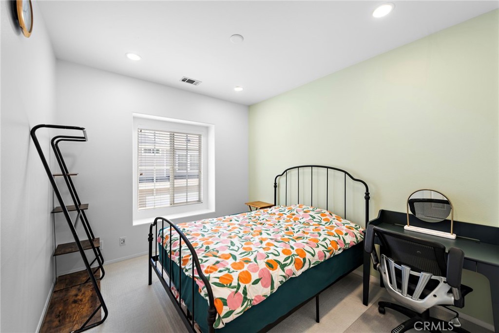 15 Strawflower Street