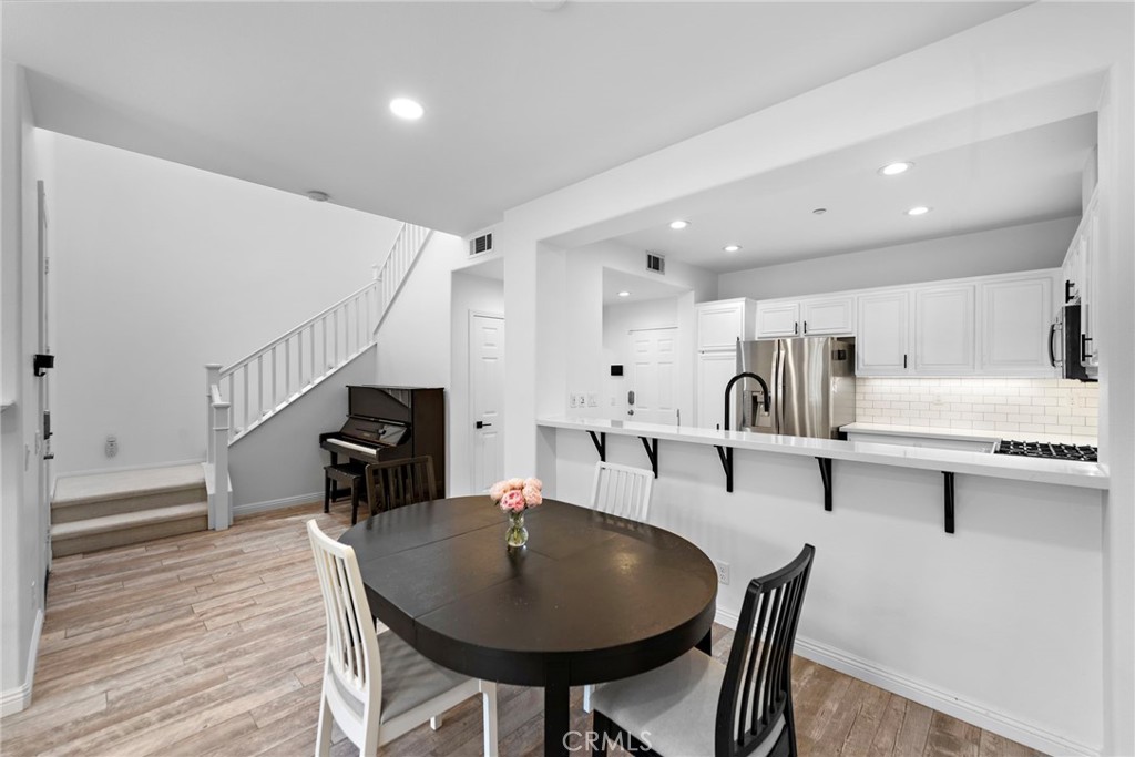 15 Strawflower Street