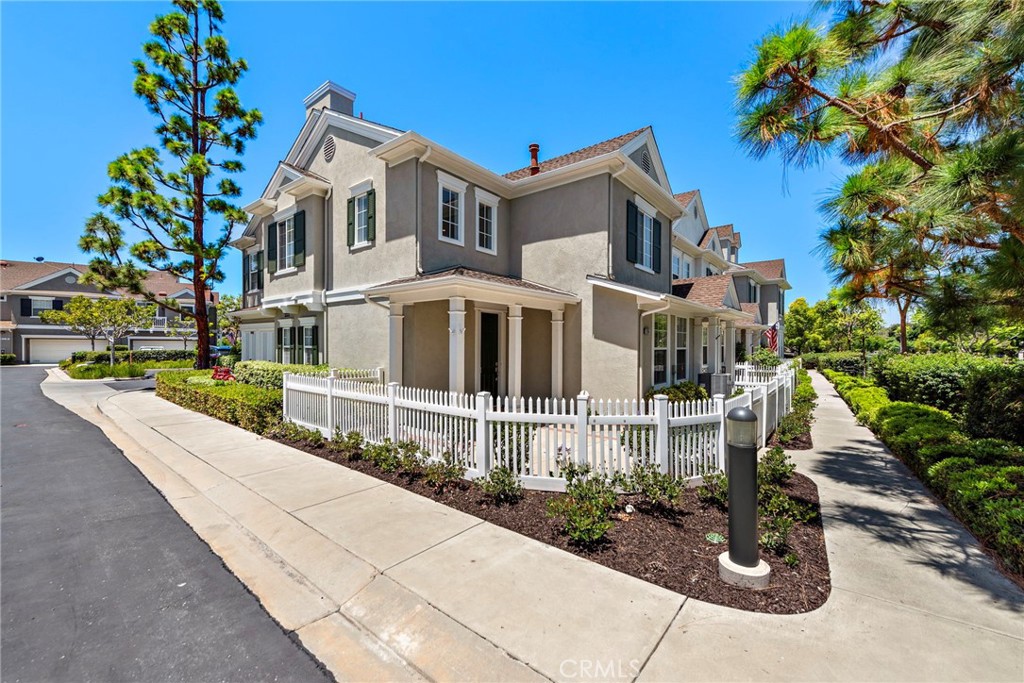 15 Strawflower Street