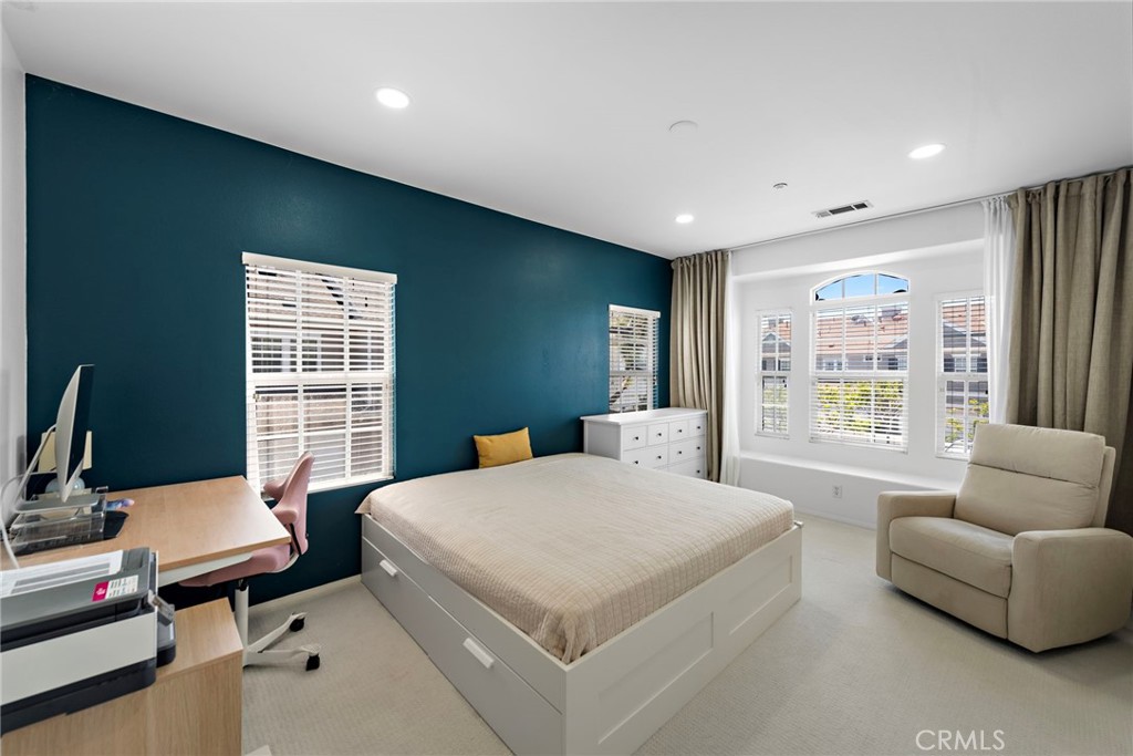 15 Strawflower Street