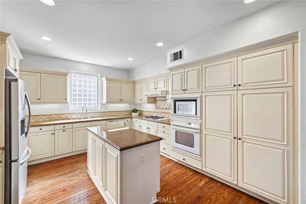 1 Trumpet Vine Street