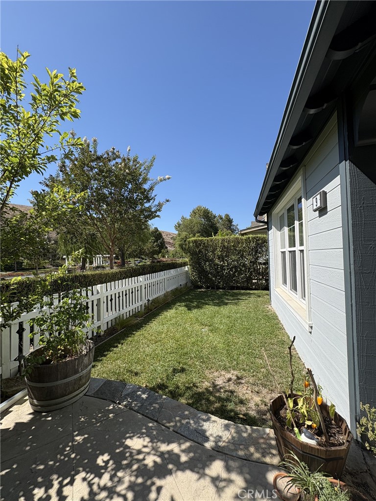 9 Ivy Gate