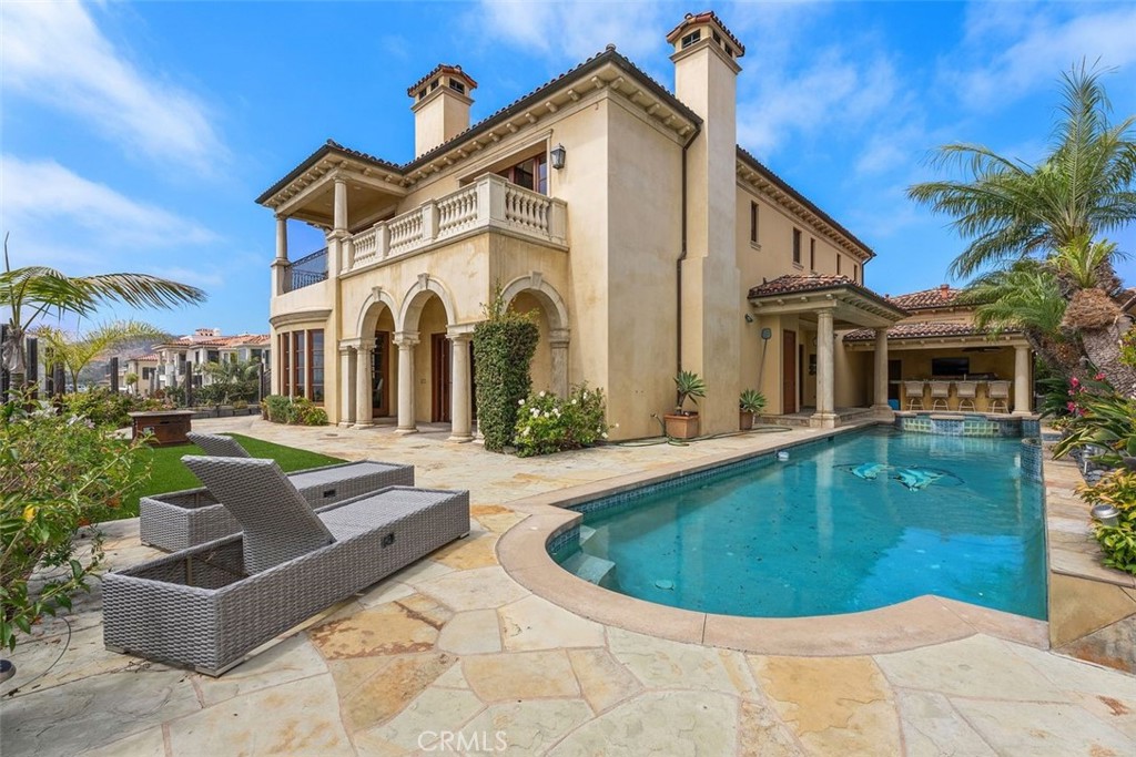 101 Ritz Cove