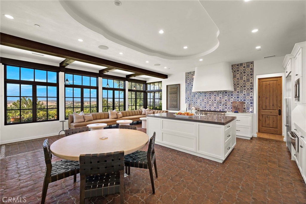 7 Fox Hole Road