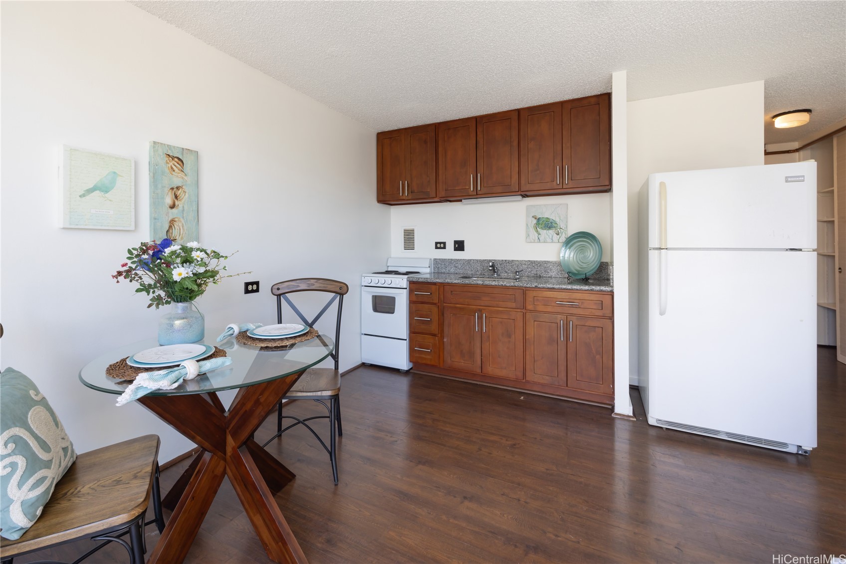 1650 Kanunu Street 415