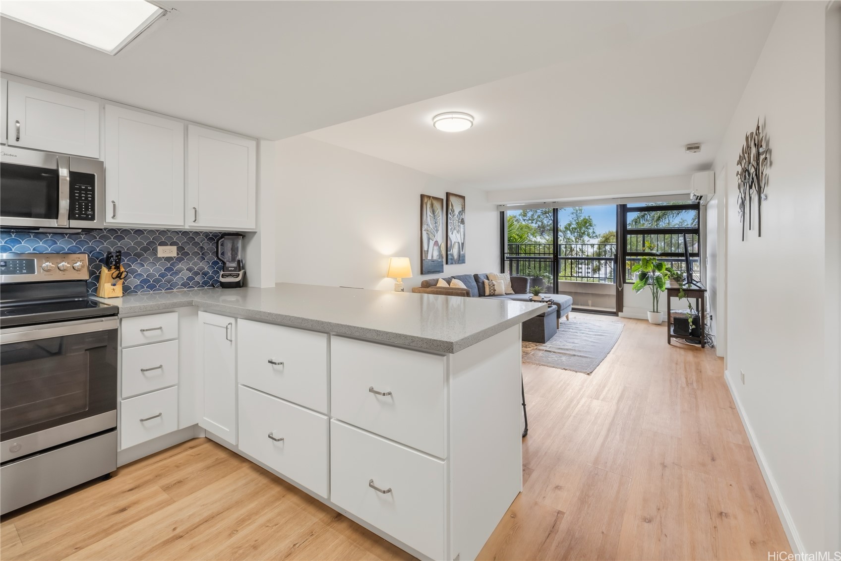 512 Iolani Avenue 202