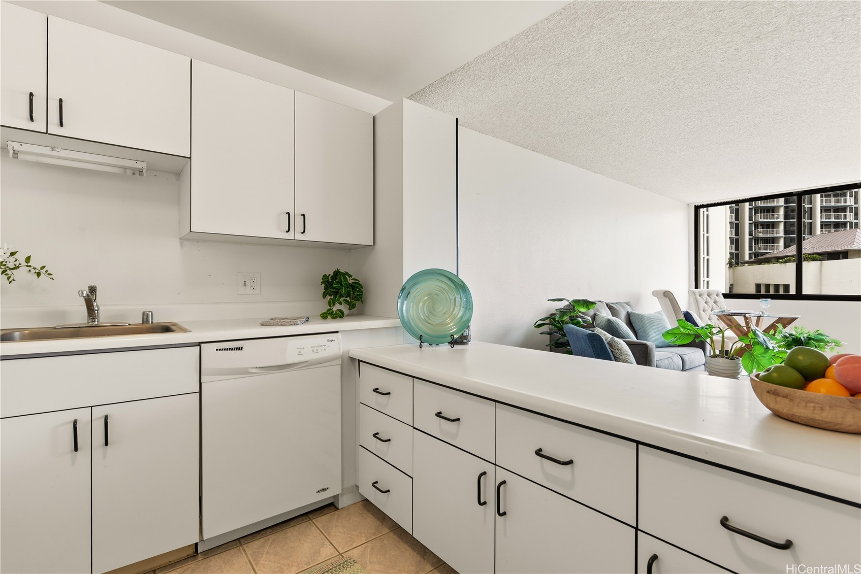 1255 Nuuanu Avenue E612