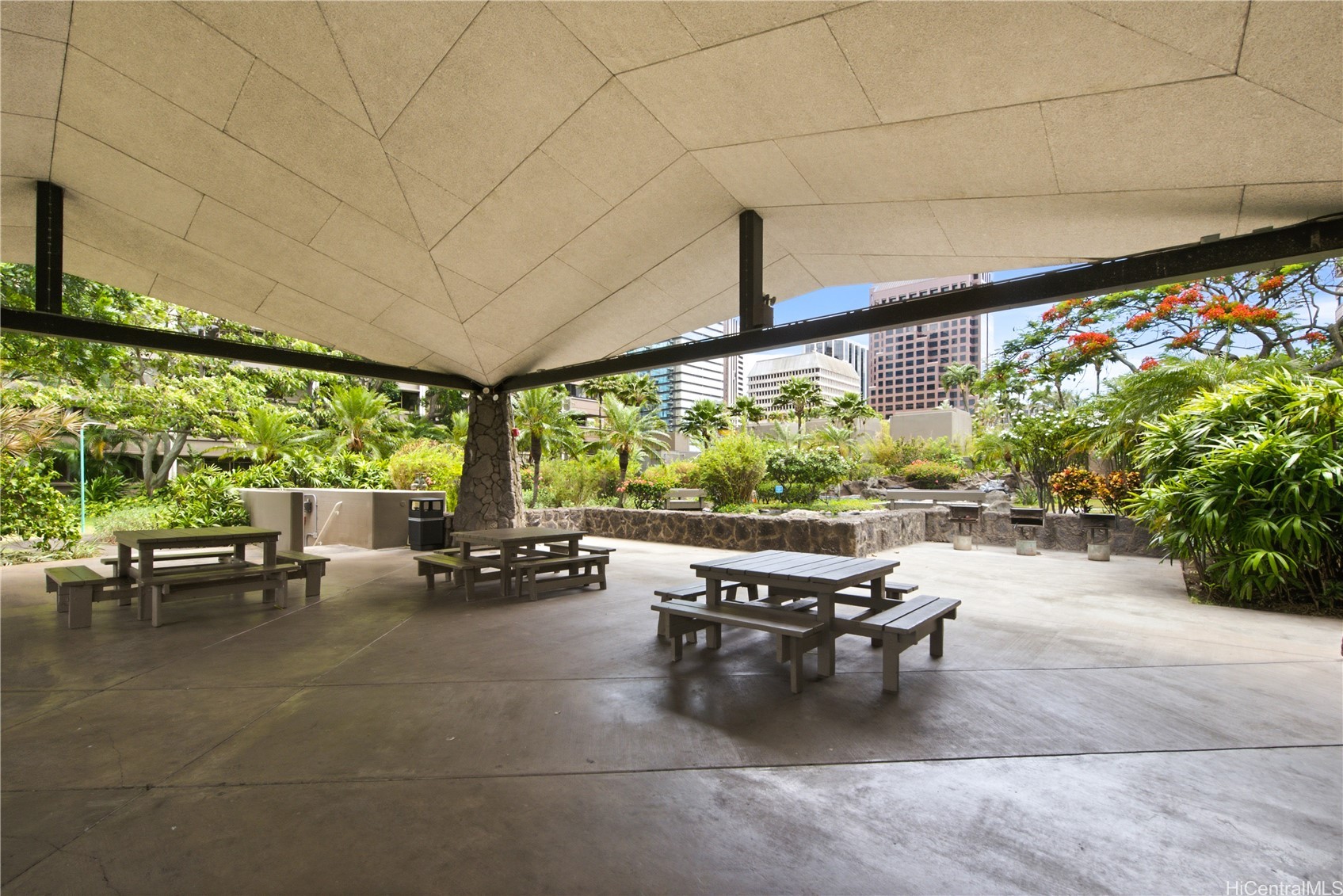 1255 Nuuanu Avenue E612