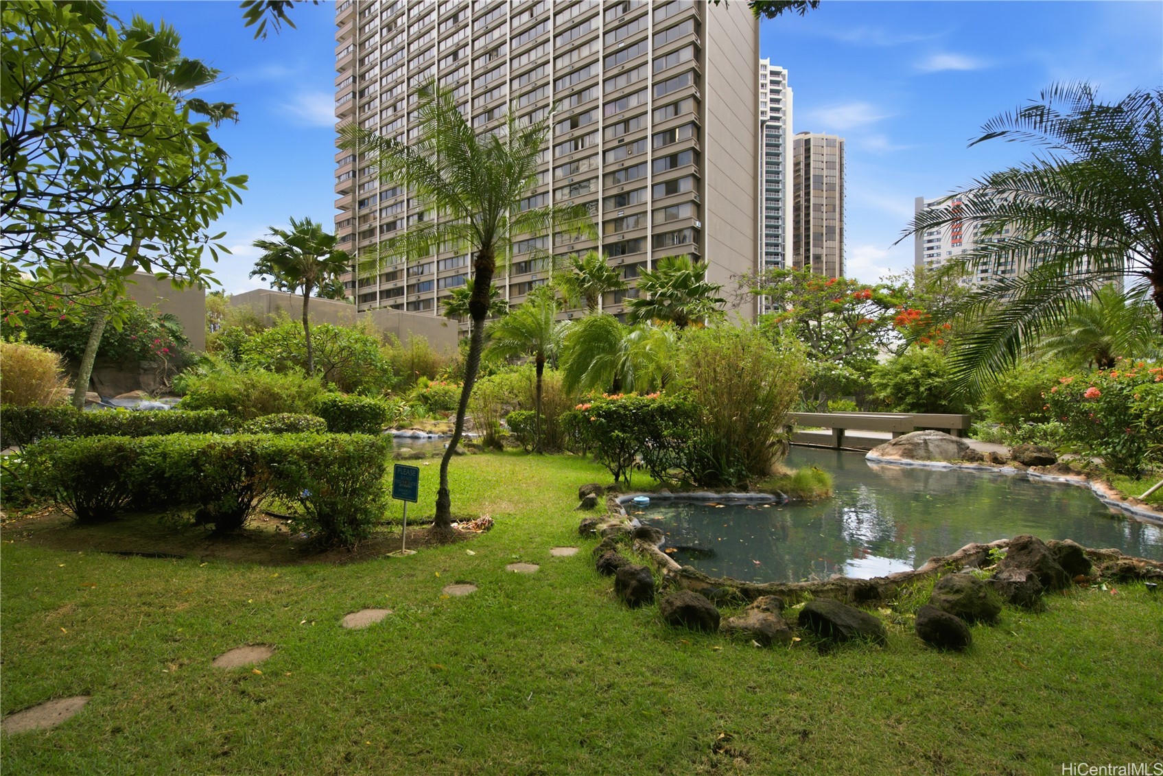 1255 Nuuanu Avenue E612