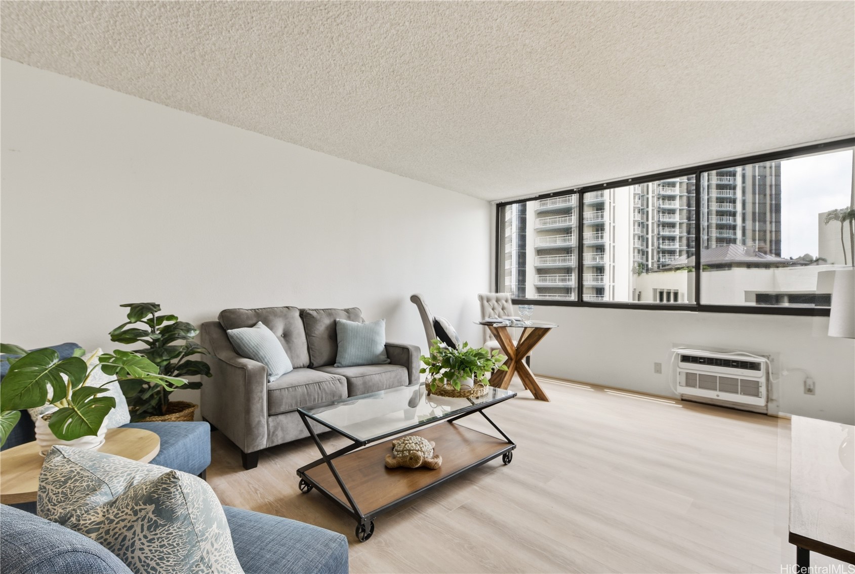 1255 Nuuanu Avenue E612