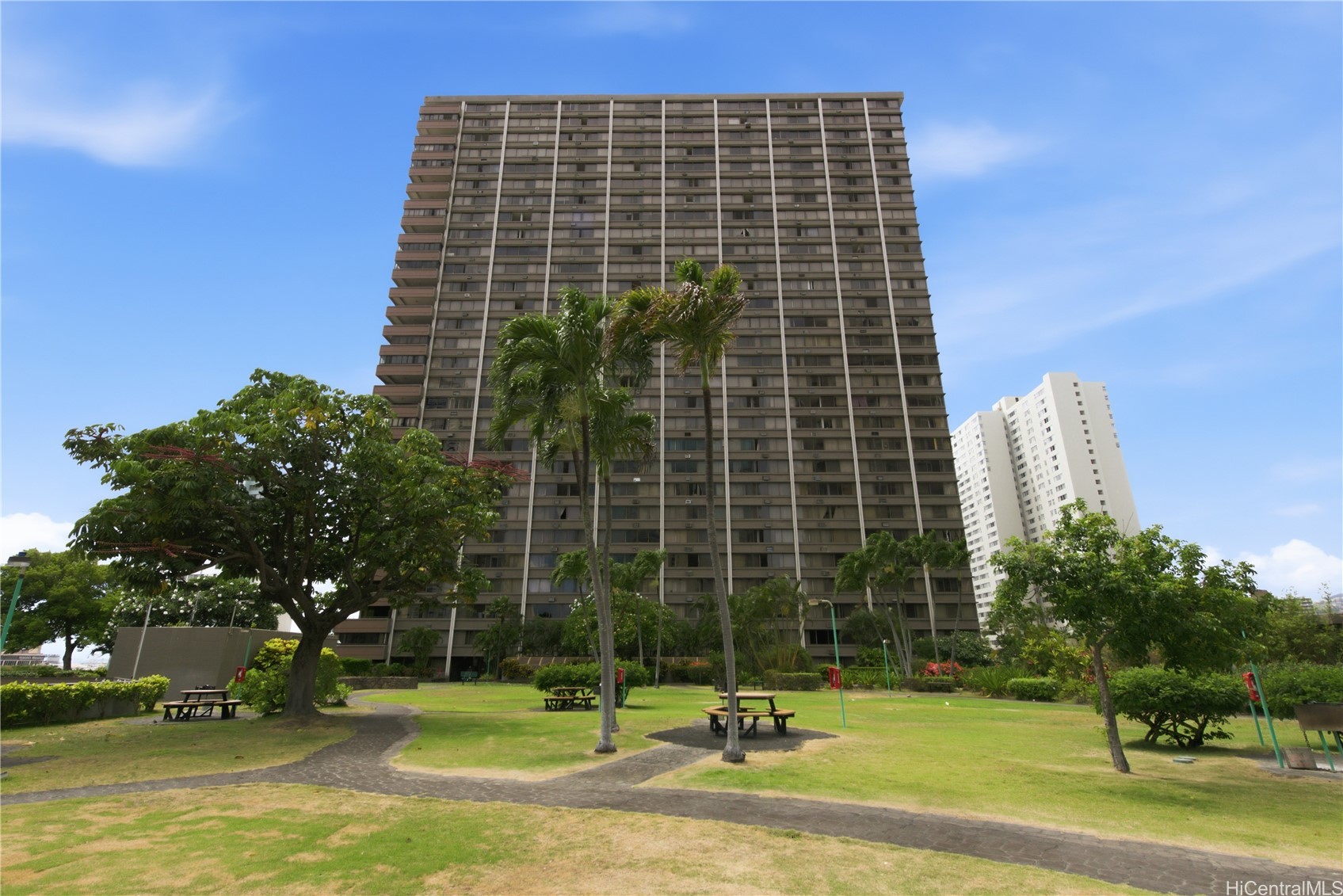 1255 Nuuanu Avenue E612