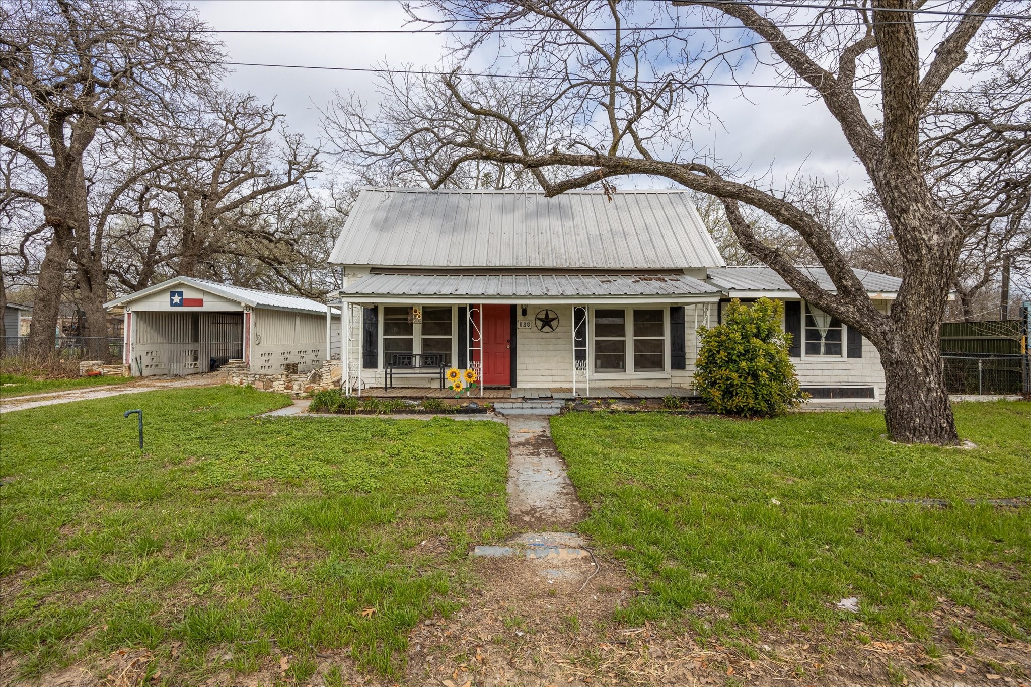 525 W Elm Street