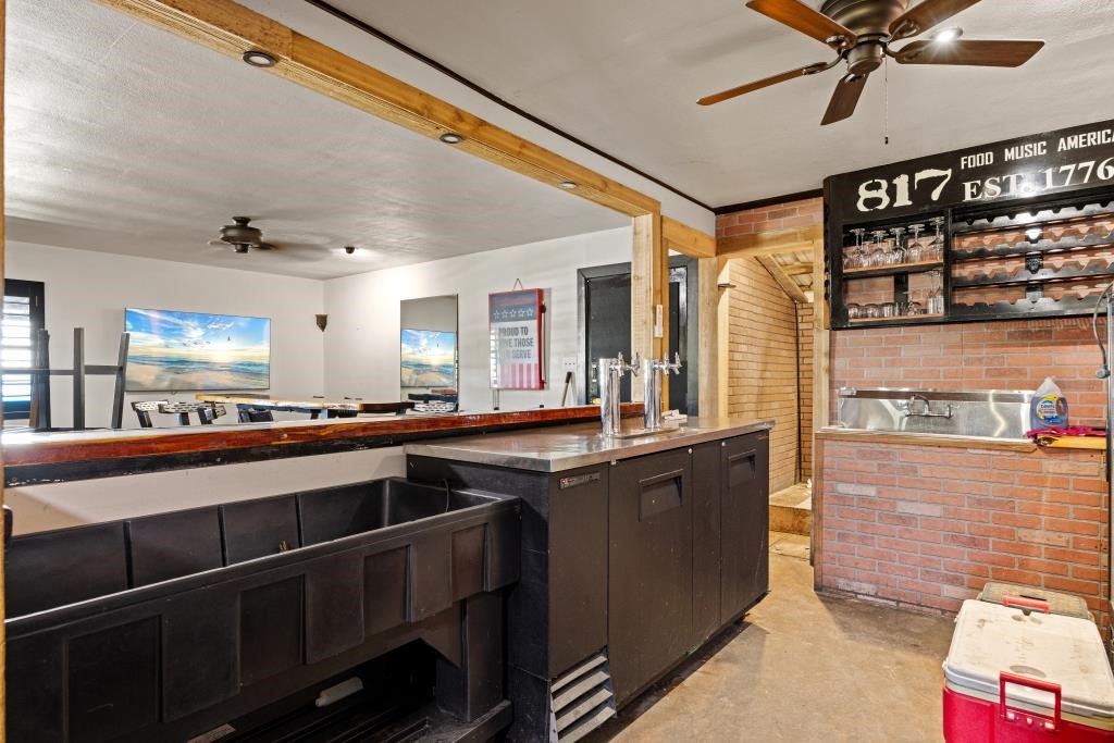 5831 Fall Creek Highway