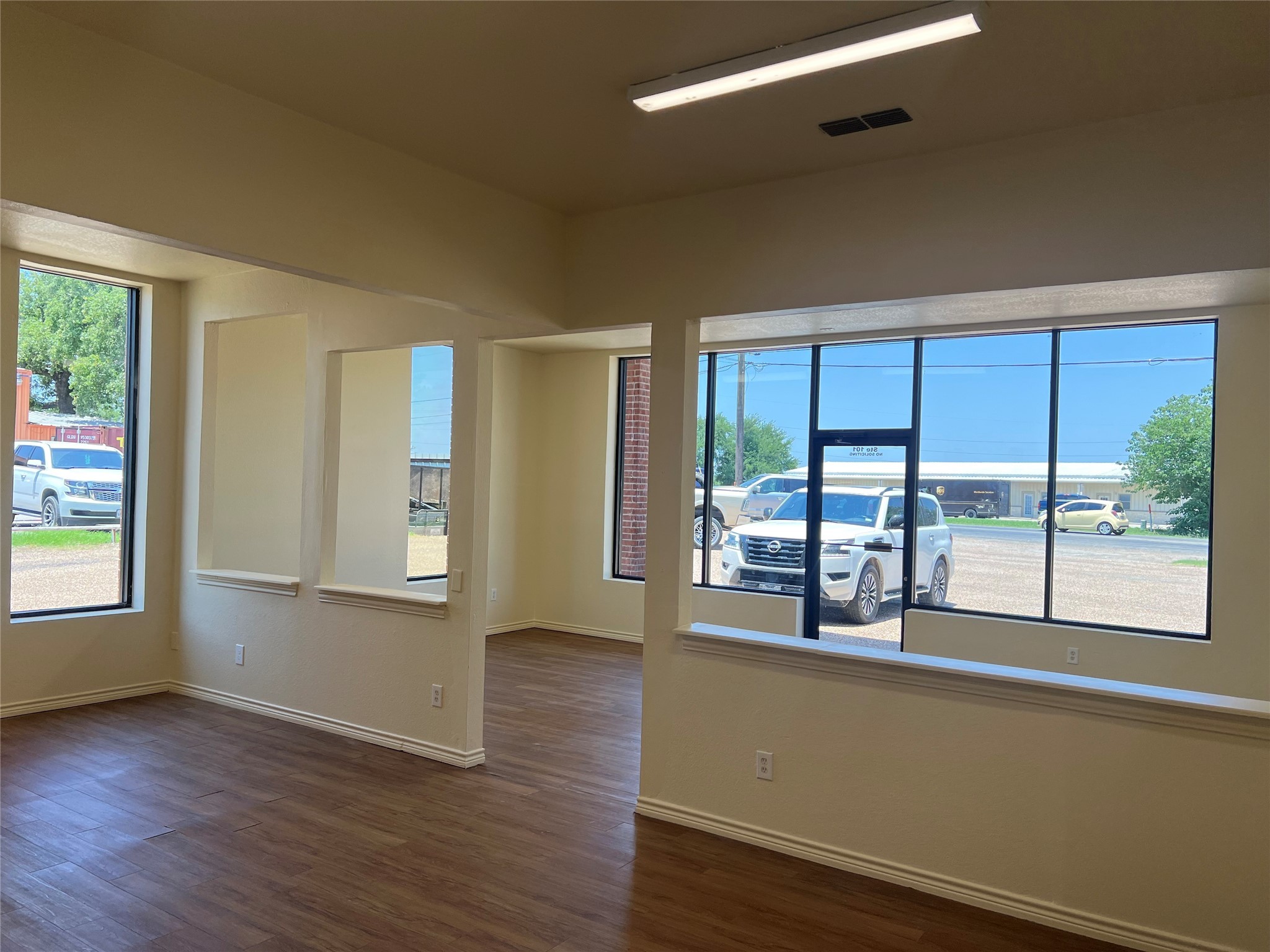 4053 Acton Highway 101