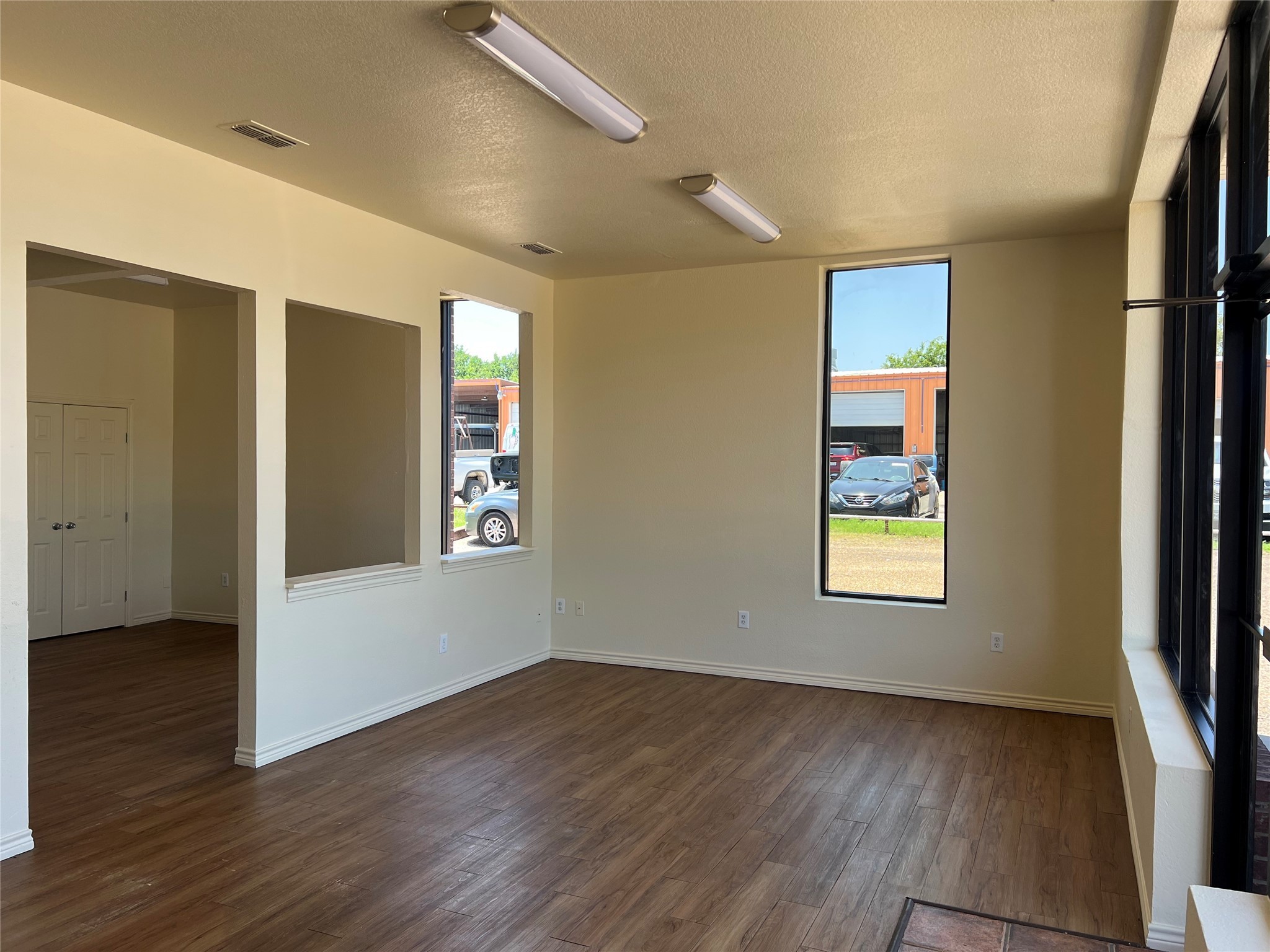 4053 Acton Highway 101