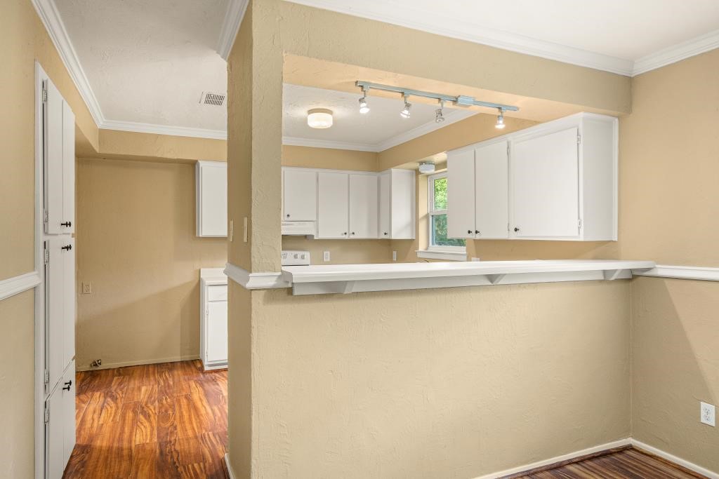 1305 Elizabeth Boulevard