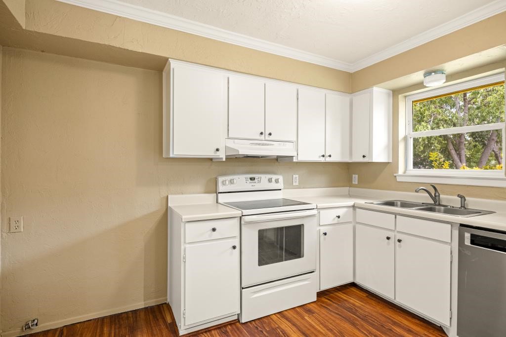 1305 Elizabeth Boulevard