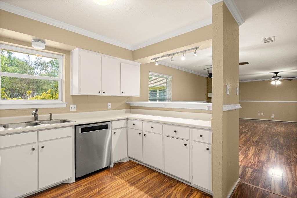 1305 Elizabeth Boulevard